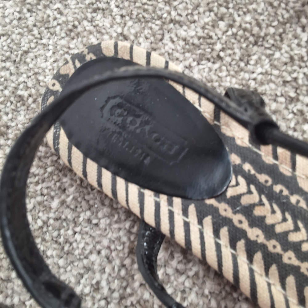 Coach Sz 8b Black and Tan Patterned Sandals - Picture 2 of 4